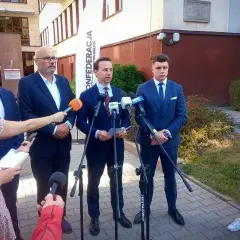 Kto to jest Krzysztof Bosak? Poznaj jego wpływ na polską politykę