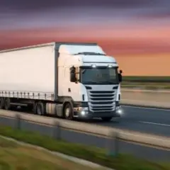 Ustawa transport drogowy - kluczowe przepisy i wymagania dla przewoźników