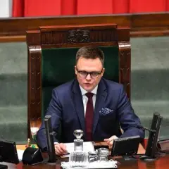 Kto kieruje pracą sejmu i senatu? Poznaj kluczowe role w parlamencie