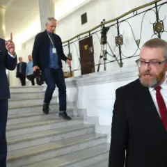 Kto jest liderem konfederacji? Poznaj Sławomira Mentzena i jego plany