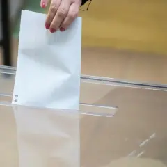 Ile trwa kadencja prezydenta miasta? Zaskakujące fakty i szczegóły