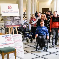 O co walczą niepełnosprawni w sejmie? Kluczowe postulaty i protesty