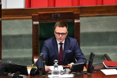 Kto kieruje pracą sejmu i senatu? Poznaj kluczowe role w parlamencie
