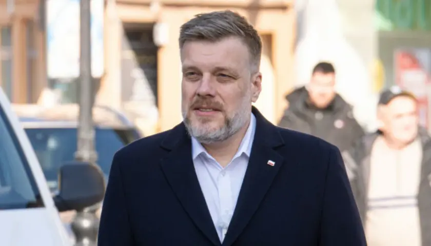 Ile zarabia Adrian Zandberg? Zaskakujące fakty o jego pensji