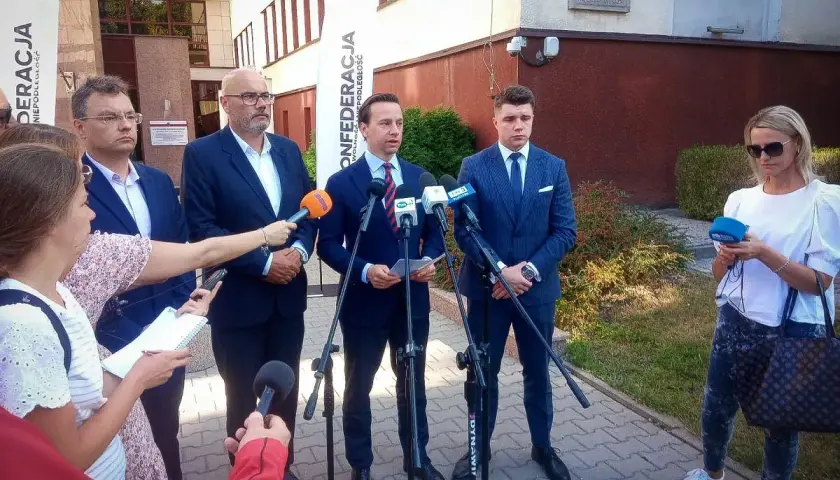 Kto to jest Krzysztof Bosak? Poznaj jego wpływ na polską politykę
