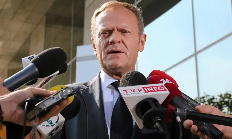 Ile języków zna Donald Tusk? Zaskakujące fakty o jego umiejętnościach