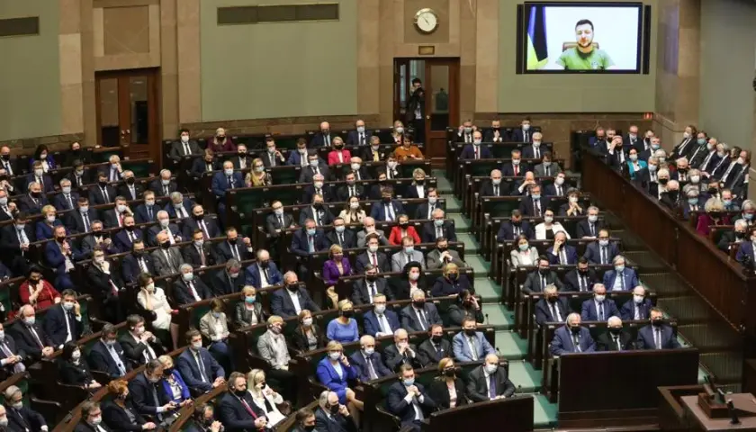 Jakie zmiany w konstytucji proponuje PiS i jakie mają konsekwencje?