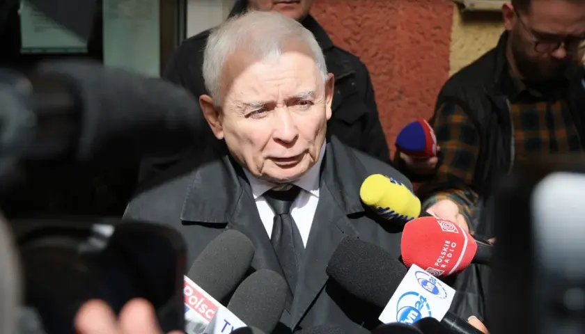 Dwie wieże Kaczyńskiego: kontrowersje, które wstrząsnęły Polską
